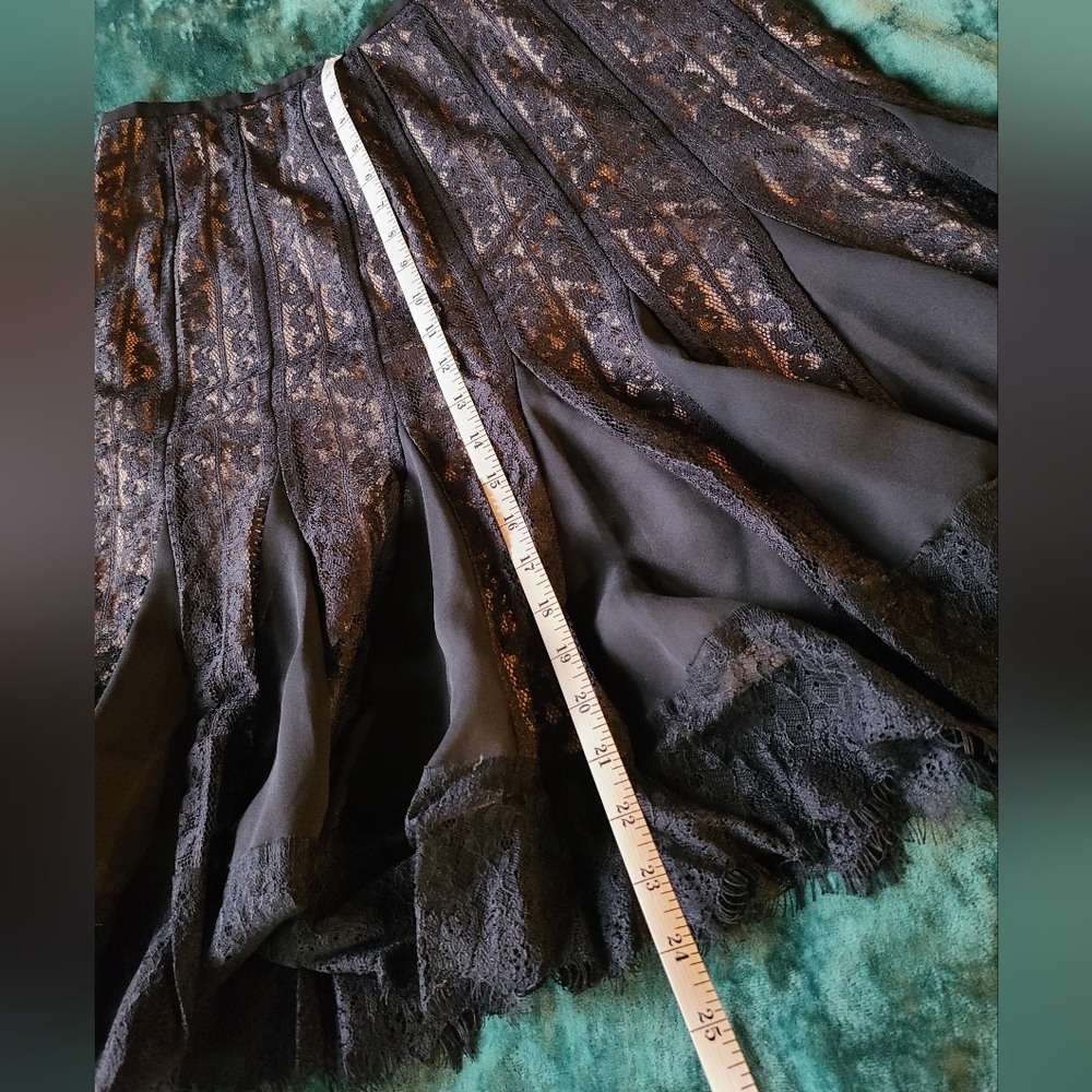 Witchy lace lined godet skirt - Picture 3 of 7